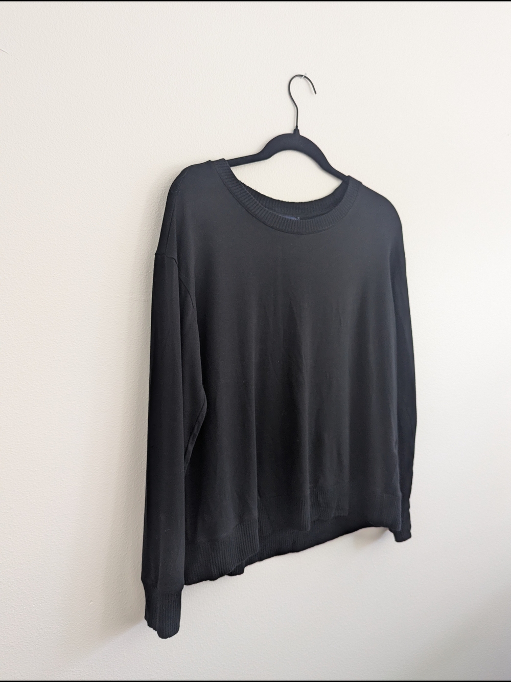 Splendid Black Crewneck Fall Sweater Soft Material Loose Relaxed Fit